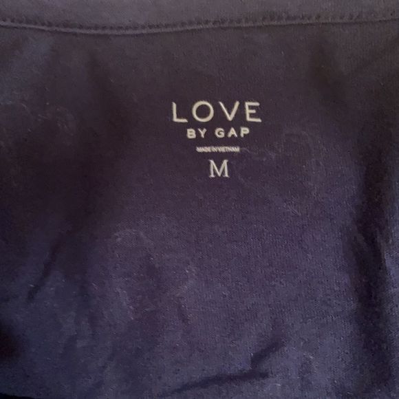 NWT LOVE by gap Long sleeve Shirtirt NWT size medium Hundred percent cotton - Picture 2 of 4